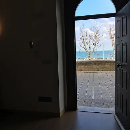Via Venezia 44 * Bari