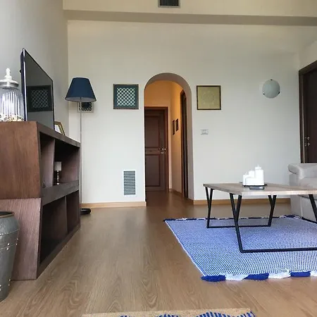 Via Venezia 44 *